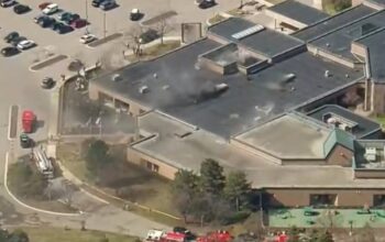 Detik-detik Mencekam di Michigan: Mobil Tabrak Sinagoge, Ratusan Anak Prasekolah Nyaris Jadi Korban 3 Image from suara.com