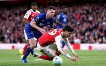 Kisah Heroik Calafiori di Babak Pertama: Arsenal vs Everton Masih Buntu Tanpa Gol!