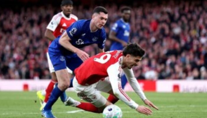 Kisah Heroik Calafiori di Babak Pertama: Arsenal vs Everton Masih Buntu Tanpa Gol!