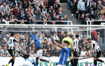 Derby Tyne-Wear Gemuruh: Newcastle United Takluk 1-2 di Kandang Sendiri