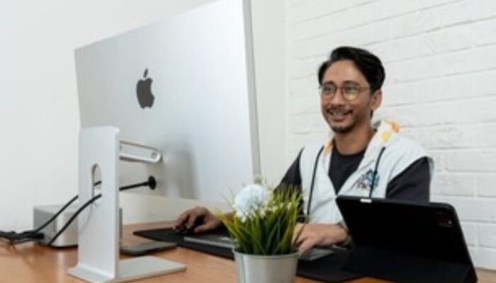 Terkuak! Di Usia 50 Tahun, Apple Masih Jadi ‘Senjata Rahasia’ Kreator RI!