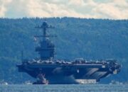 Rahasia Tersembunyi USS Gerald Ford: Kecanggihan & Drama di Balik Kritik Pedas Trump!
