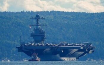 Rahasia Tersembunyi USS Gerald Ford: Kecanggihan & Drama di Balik Kritik Pedas Trump!