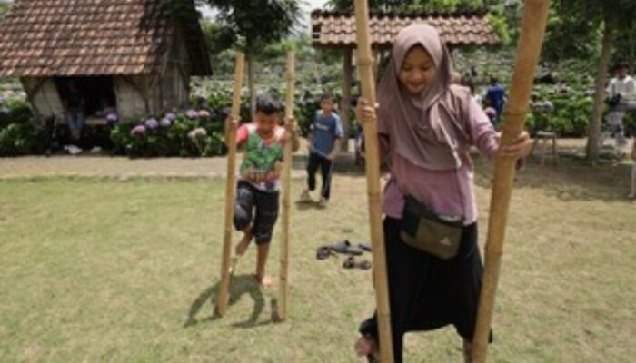 Rahasia Anak Anti Gadget: Main Egrang Bikin Cerdas, Aktif, dan Happy!