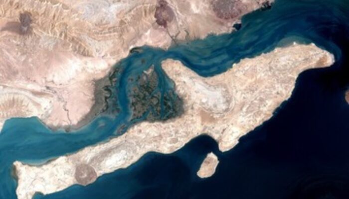 Cengkeraman Besi Iran di Selat Hormuz: Mengungkap Pulau-Pulau Rudal Rahasia!