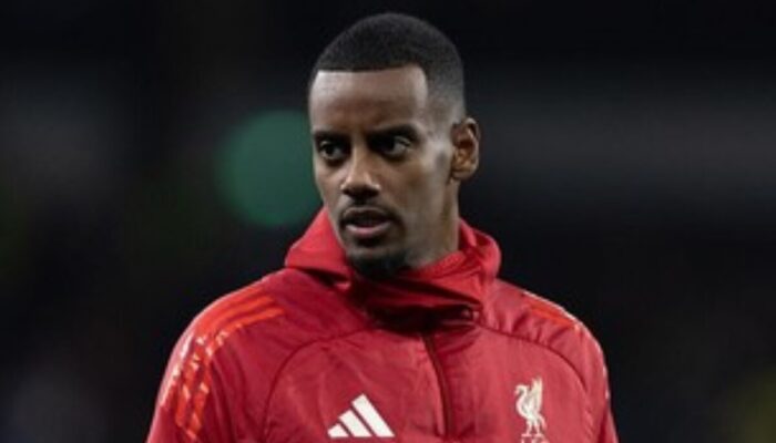 TERBONGKAR! Isak Latihan Bareng Liverpool? Menguak Kabar Gembira di Tengah Spekulasi Panas!