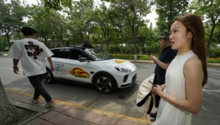 Wuhan Geger! Ratusan Robotaxi Lumpuh Massal, Masa Depan Otomatis di Ujung Tanduk?