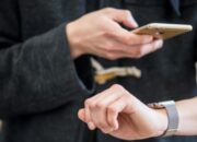 Bocoran Eksklusif: Lelang Frekuensi Komdigi, 5G Siap Sampai Pelosok 2026!