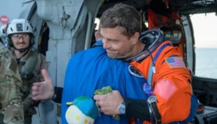 Selamat Datang Pahlawan! Senyum Haru Astronot Artemis II Usai Misi Bulan Bersejarah