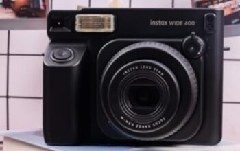 Siap-siap Jepret Lebar! Fujifilm Instax Wide 400 Jet Black Resmi Meluncur di Indonesia!