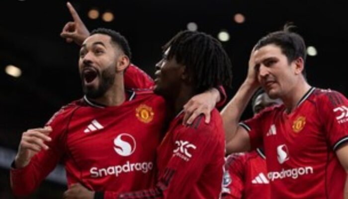 Badai Krisis Bek Tengah: Lini Belakang MU Hancur Jelang Lawan Chelsea!