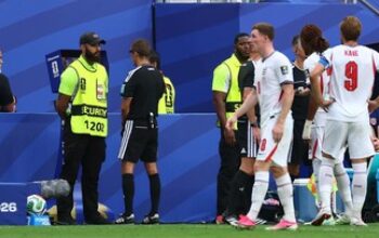 Kontroversi Gol Kena Kabel Warnai Kelolosan Inggris ke Semifinal